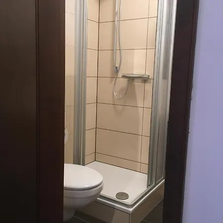 Готель Hotel-pension Zum Paradies