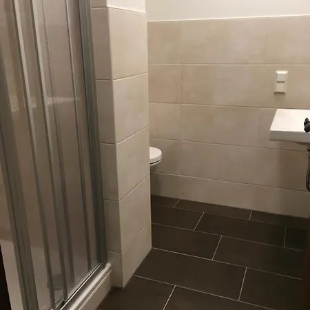 Готель Hotel-pension Zum Paradies