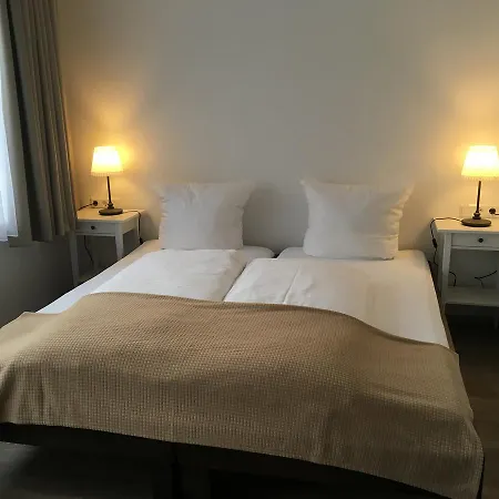 Hotel-pension Zum Paradies Hotel 2*